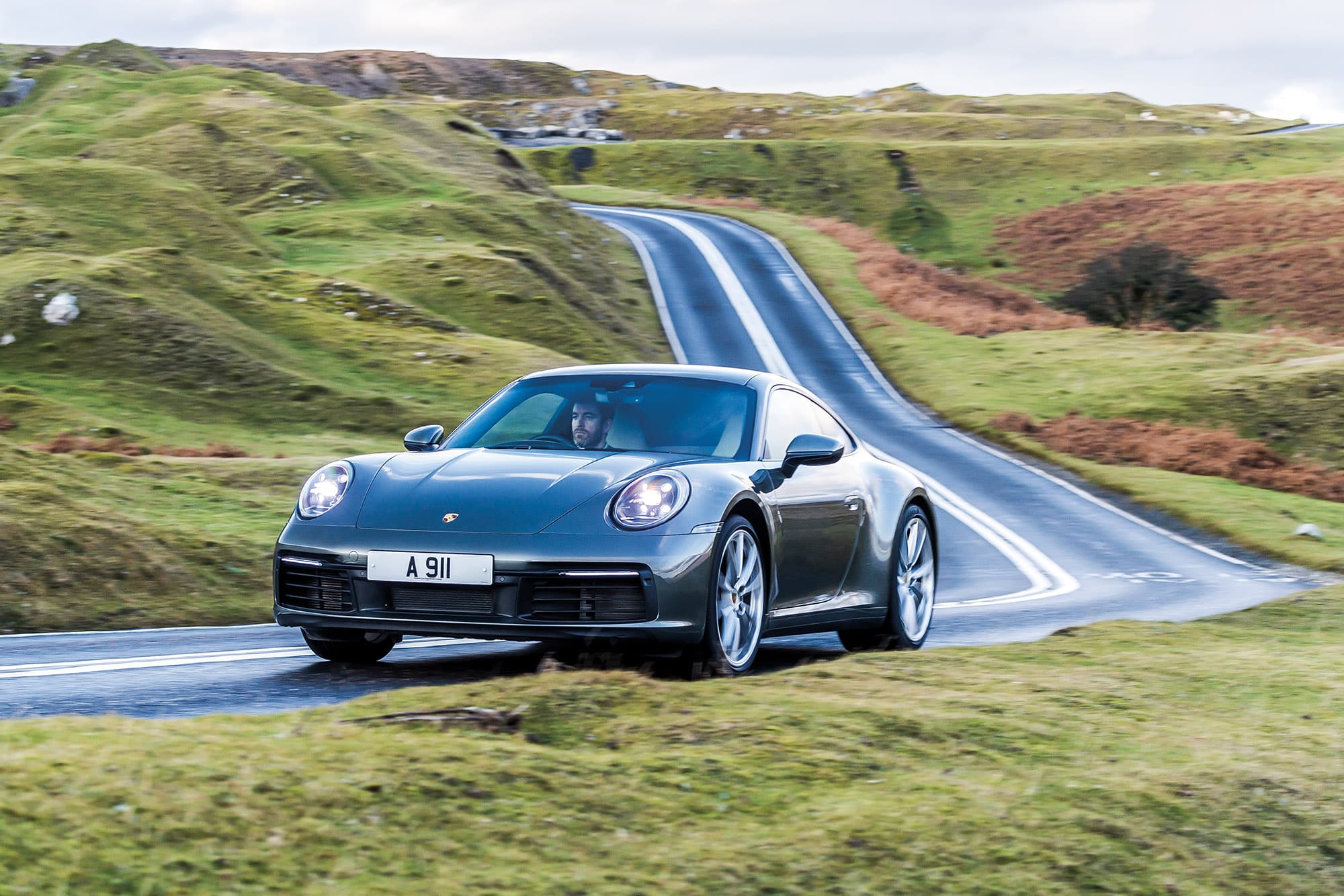 Porsche 911 Carrera front