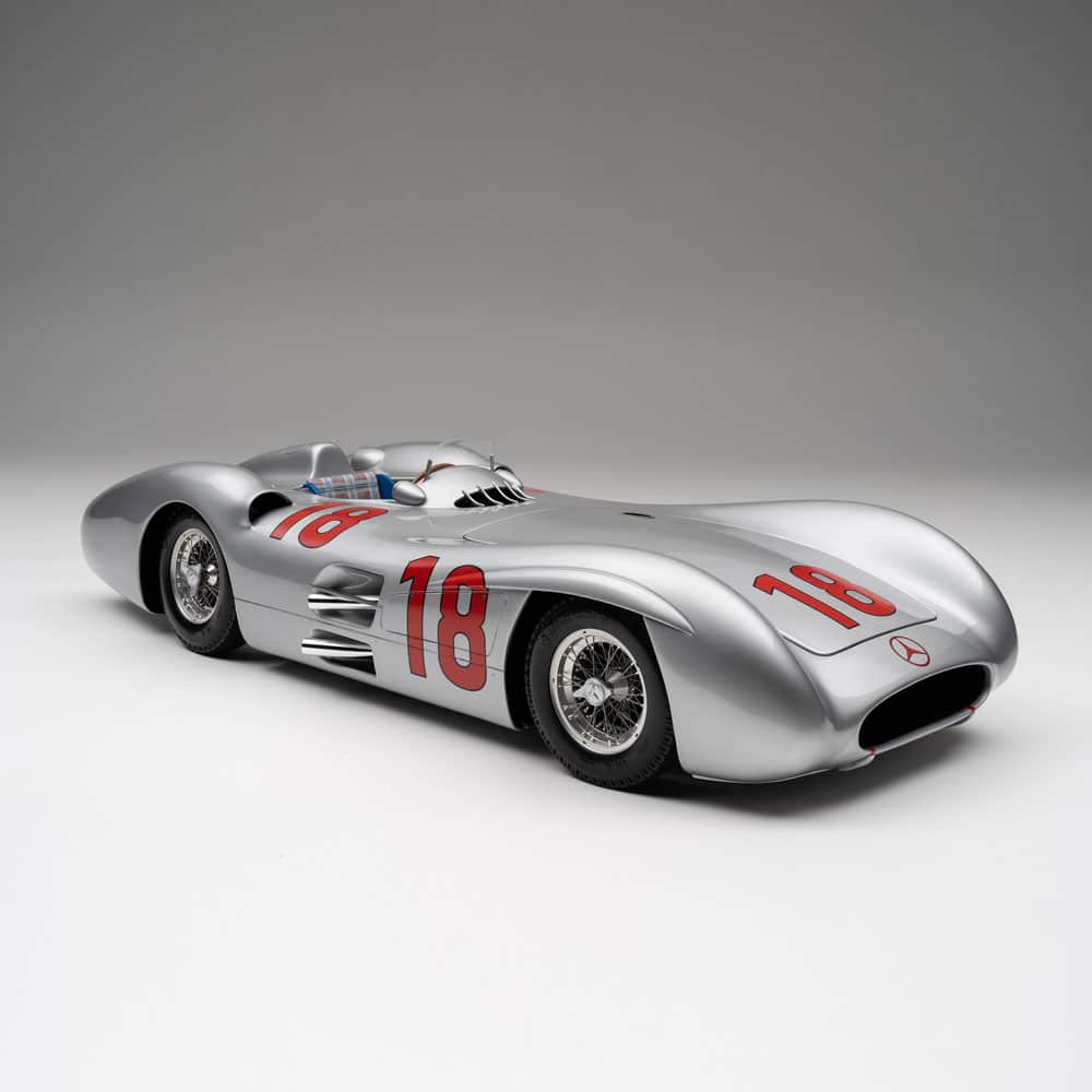 Mercedes-Benz W196 Streamliner | 1954 French Grand Prix Winner | 1:8 Scale Model